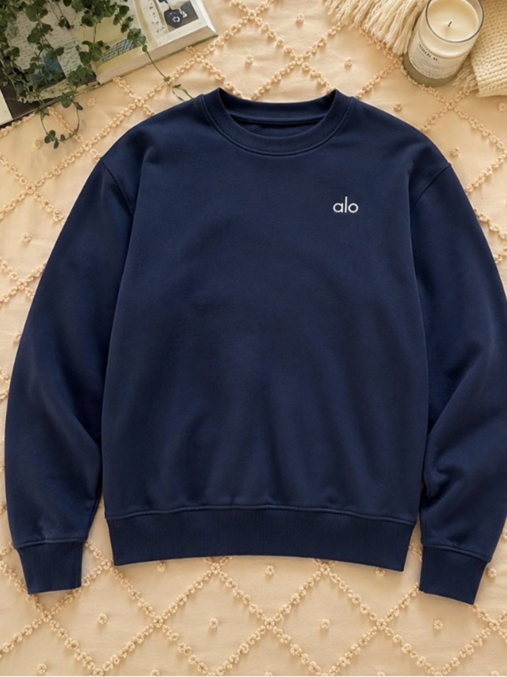 ALO Accolade Crewneck Sweatshirt in Navy